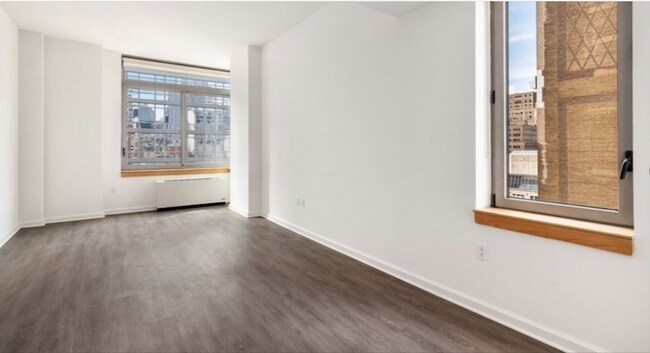 35 W 33rd St New York, NY 10001 photo 5