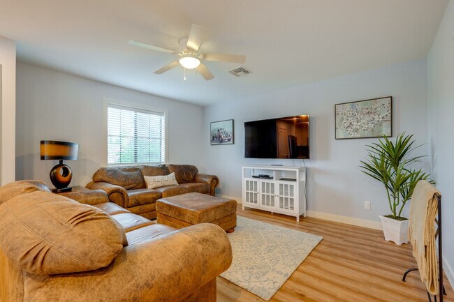 8637 S Newberry Ln Tempe, AZ 85284 photo 4