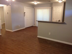 4904 Merritt Cir A photo 3