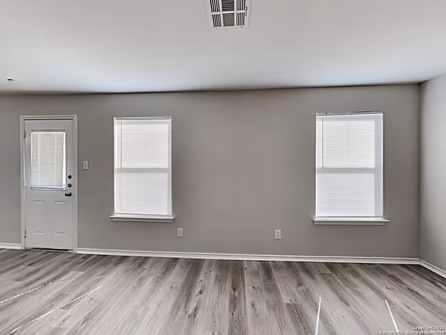 2910 Candleside Dr San Antonio, TX 78244 photo 4