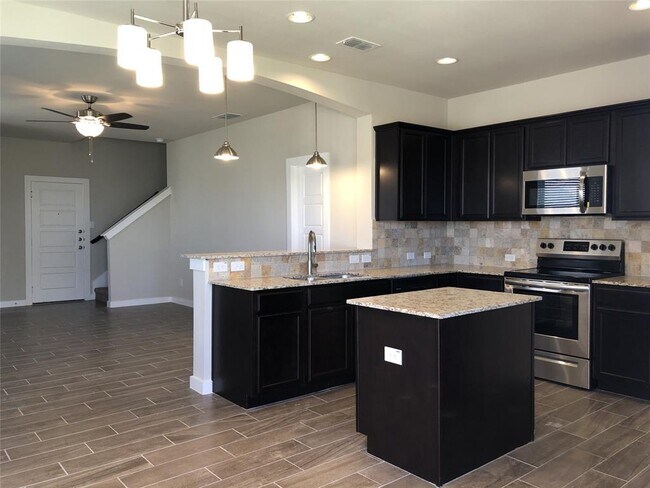 1020 Sierra Vista Ct Midlothian, TX 76065 photo 4