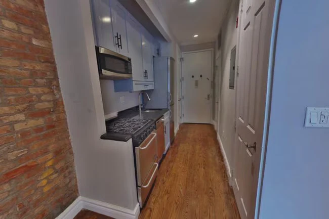 416 E 13th St New York, NY 10009 photo 5