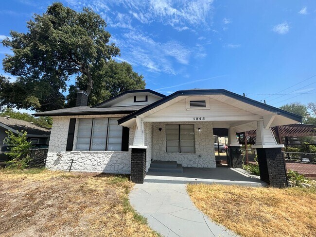 1245 Kayton Ave San Antonio, TX 78210 photo 2