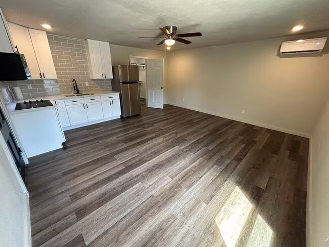 1245 Kayton Ave San Antonio, TX 78210 photo 4