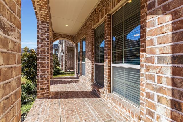 516 Renaissance Lane, Irving, TX 75060 photo 4