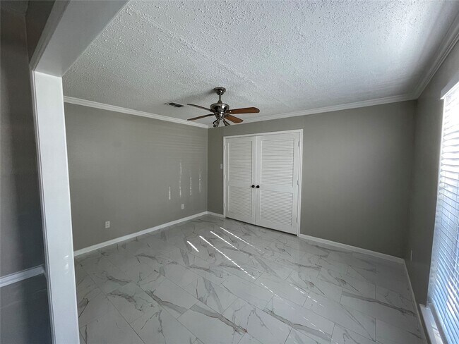 8403 Windy Cove Court, Houston, TX 77095 photo 4