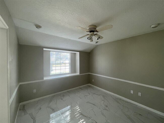 8403 Windy Cove Court, Houston, TX 77095 photo 5