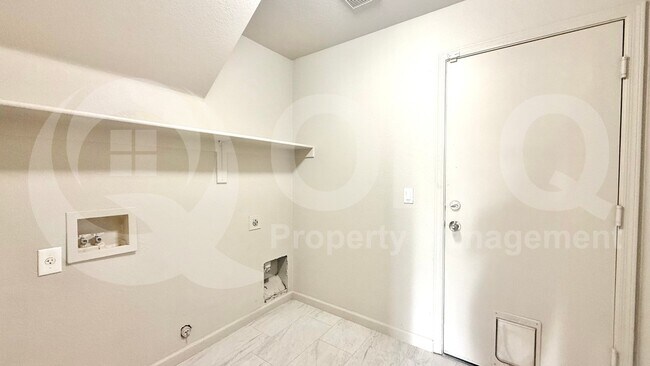 6827 W CITRUS Way photo 5