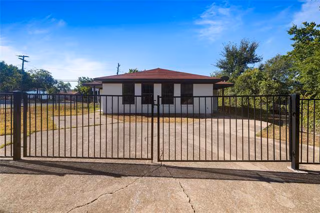 2540 Avenue H, Fort Worth, TX 76105 photo 3