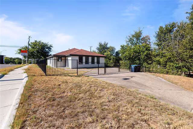 2540 Avenue H, Fort Worth, TX 76105 photo 2