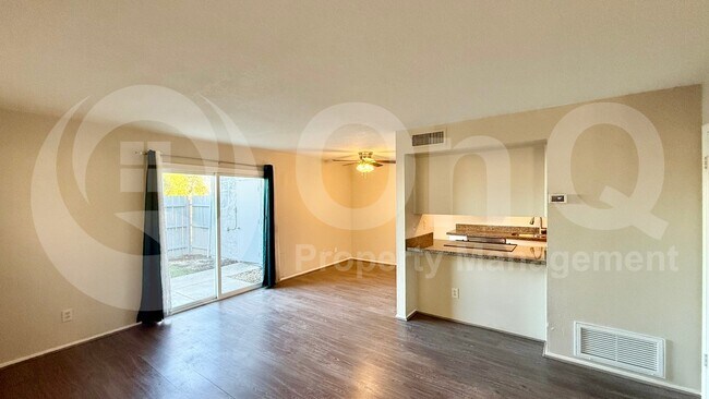 5304 W Hearn Rd Glendale, AZ 85306 photo 5