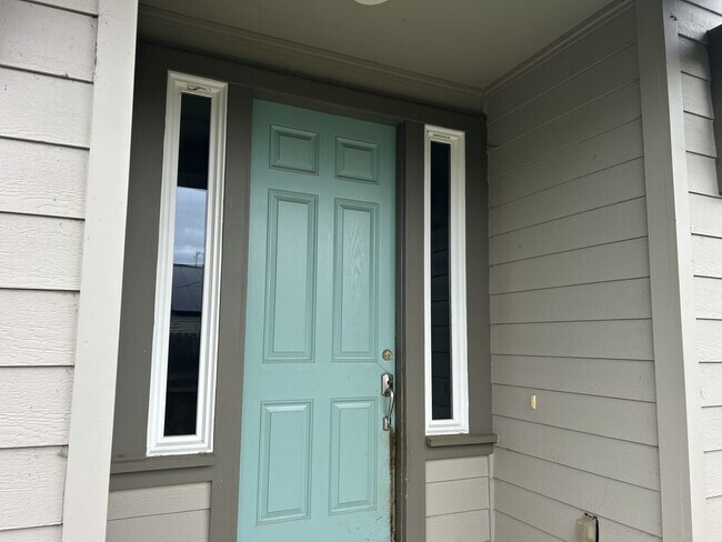 403-405 Gilcrest Ave Vallejo, CA 94591 photo 2