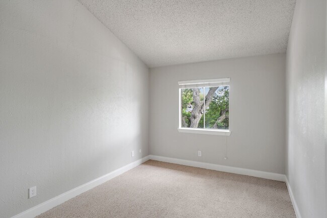 Riverfalls at Bellmar photo 4
