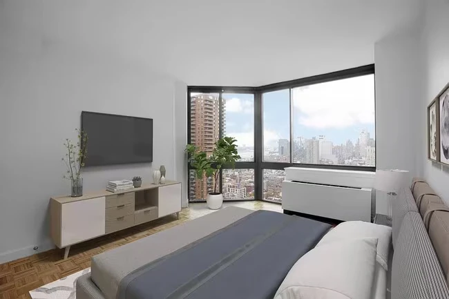 460 W 42nd St New York, NY 10036 photo 4