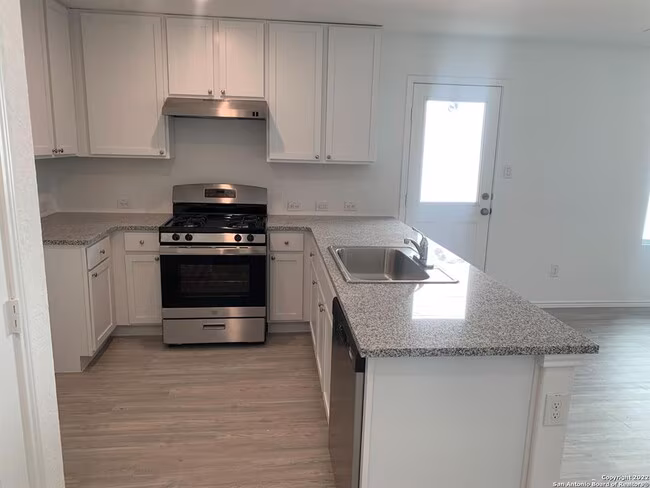 9611 Littleton Grist San Antonio, TX 78254 photo 5