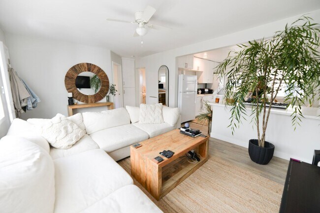135 Avenida Pelayo San Clemente, CA 92672 photo 2