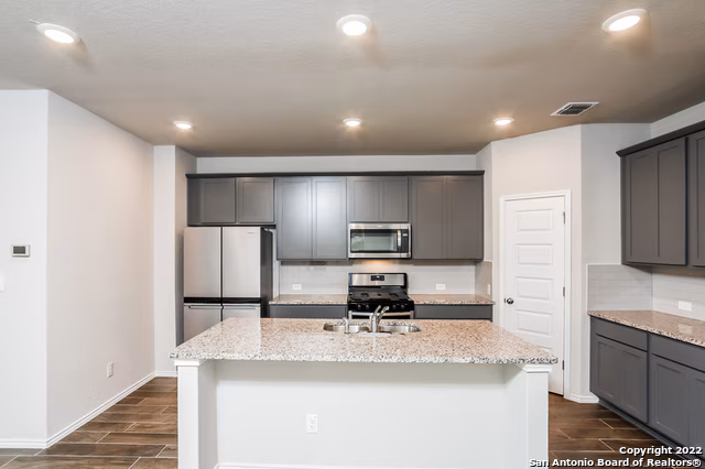 10549 Bricewood Pk San Antonio, TX 78254 photo 4
