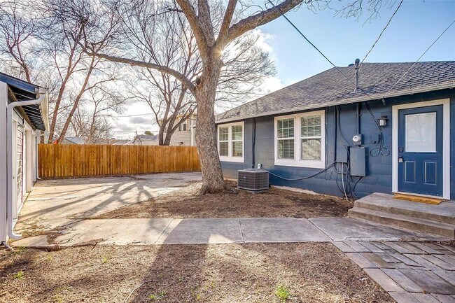 3820 Calmont Avenue, Fort Worth, TX 76107 photo 4
