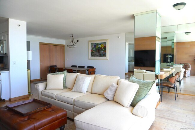 1820 Avenida Del Mundo Coronado, CA 92118 photo 2