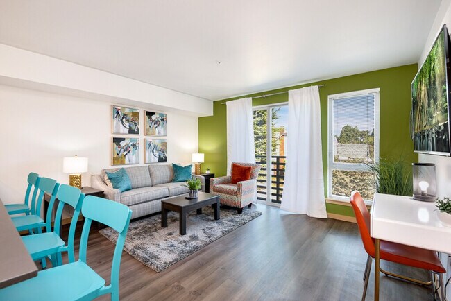 1724 S Stevens St Seattle, WA 98144 photo 2