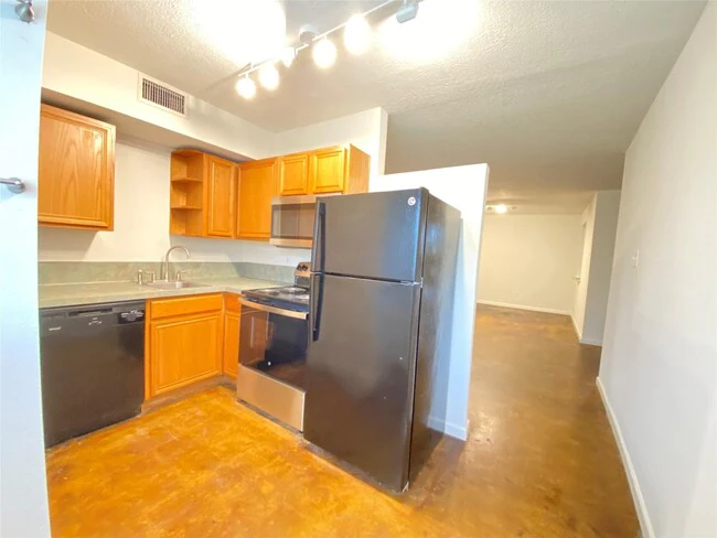 1112 Lawrence Street, Houston, TX 77008 photo 4