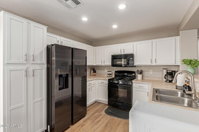 12430 W Willow Ave El Mirage, AZ 85335 photo 5