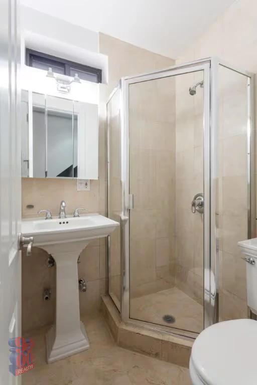 40 Avenue B New York, NY 10009 photo 4
