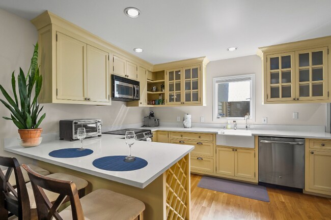 3406 W Government Way Seattle, WA 98199 photo 3