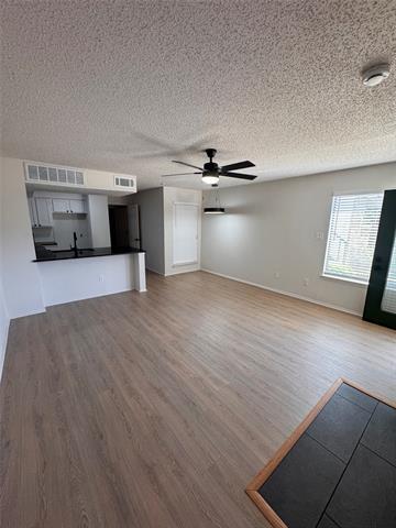 2305 Basil Dr Arlington, TX 76006 photo 4