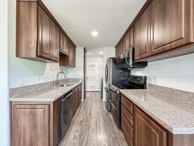 2306 D St Hayward, CA 94541 photo 3