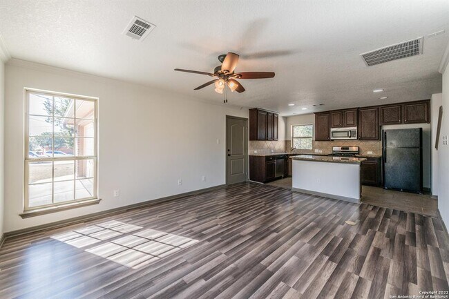 26131 White Eagle Dr San Antonio, TX 78260 photo 3
