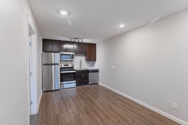 Hedge Apartments photo 2