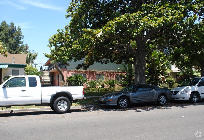 830 C Ave. photo 2