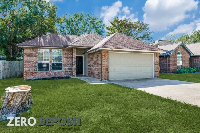 201 North Flaxseed Lane, Fort Worth, TX 76108 photo 2