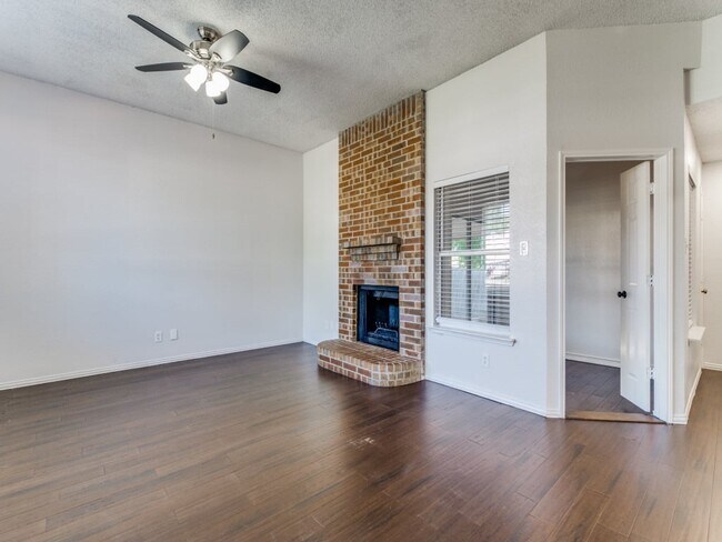 201 North Flaxseed Lane, Fort Worth, TX 76108 photo 4