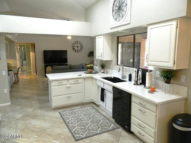 13931 W OAK GLEN Drive photo 5