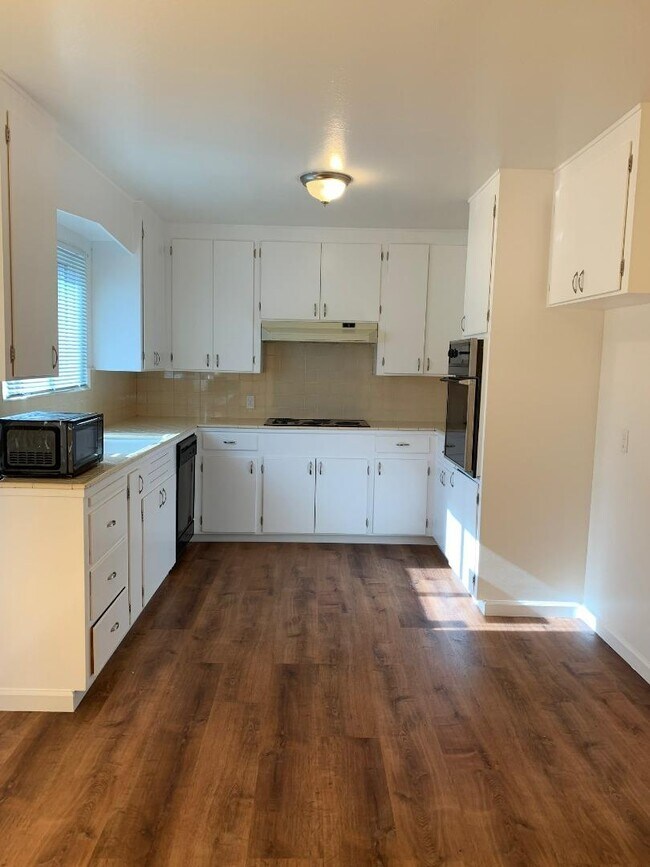 712 Sierra Vista Avenue, Mountain View, CA 94043 photo 3