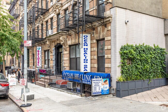 208 E 82nd St New York, NY 10028 photo 5