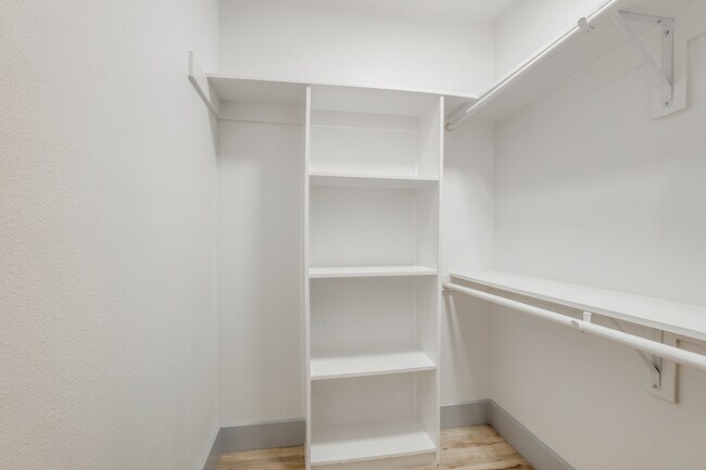Parea Oak Lawn photo 5