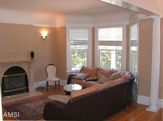 1115 Lincoln Way, San Francisco, CA 94122 photo 2