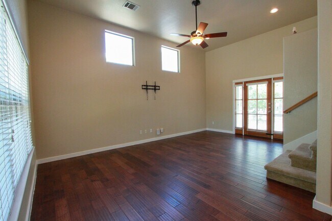 2102 Laura Ct Round Rock, TX 78681 photo 4