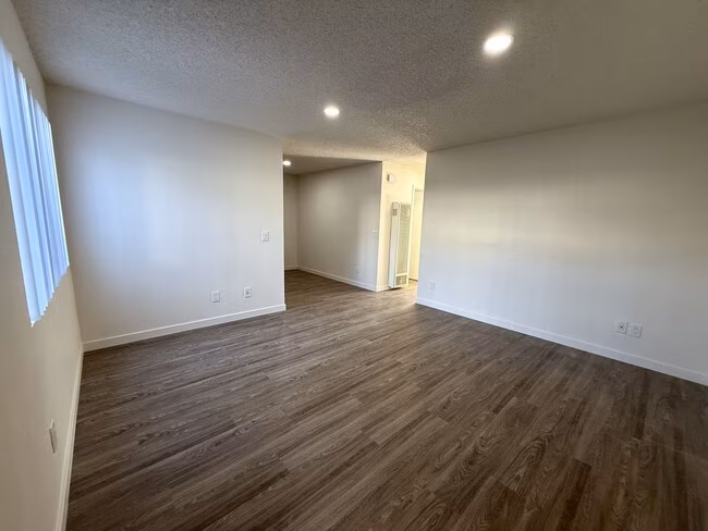 123 W Olive Dr San Diego, CA 92173 photo 4