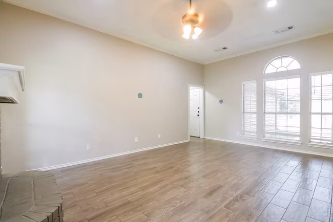 512 Arbor Lane, Burleson, TX 76028 photo 4