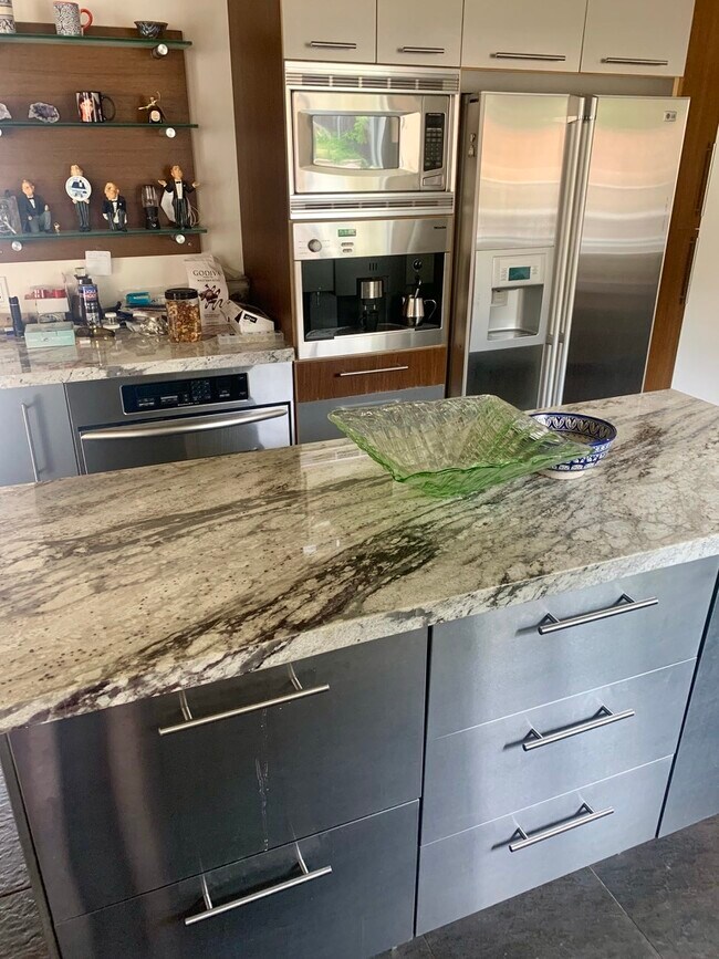 2457 Burgener Blvd San Diego, CA 92110 photo 5