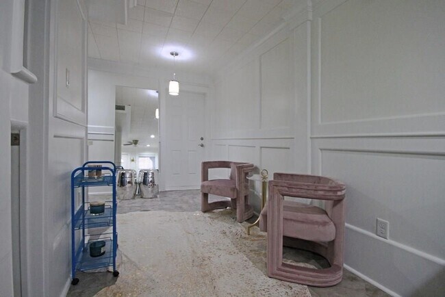 434 Lenard St photo 4