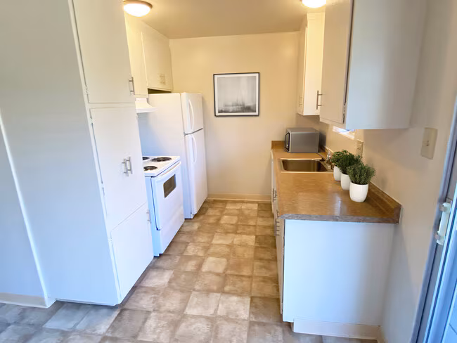 Parkview Apartments photo 4