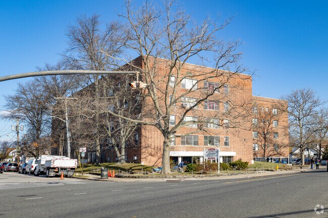 45 Broadway Freeport, NY 11520 photo 4