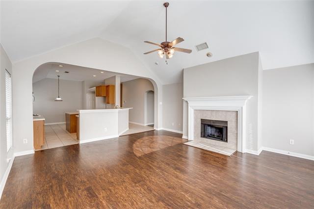 2771 Waterway Drive, Grand Prairie, TX 75054 photo 5