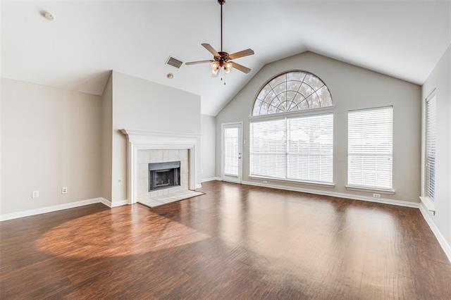 2771 Waterway Drive, Grand Prairie, TX 75054 photo 4