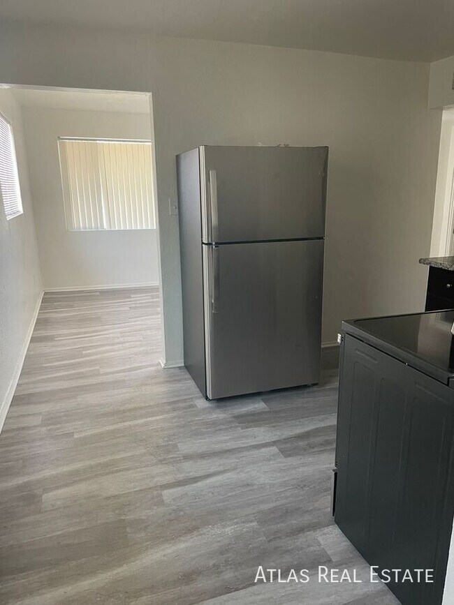 2512 W Ocotillo Rd Phoenix, AZ 85017 photo 2